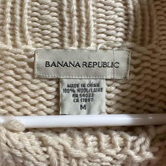 cream colored wool turtleneck sweater! - Picture 4 of 4